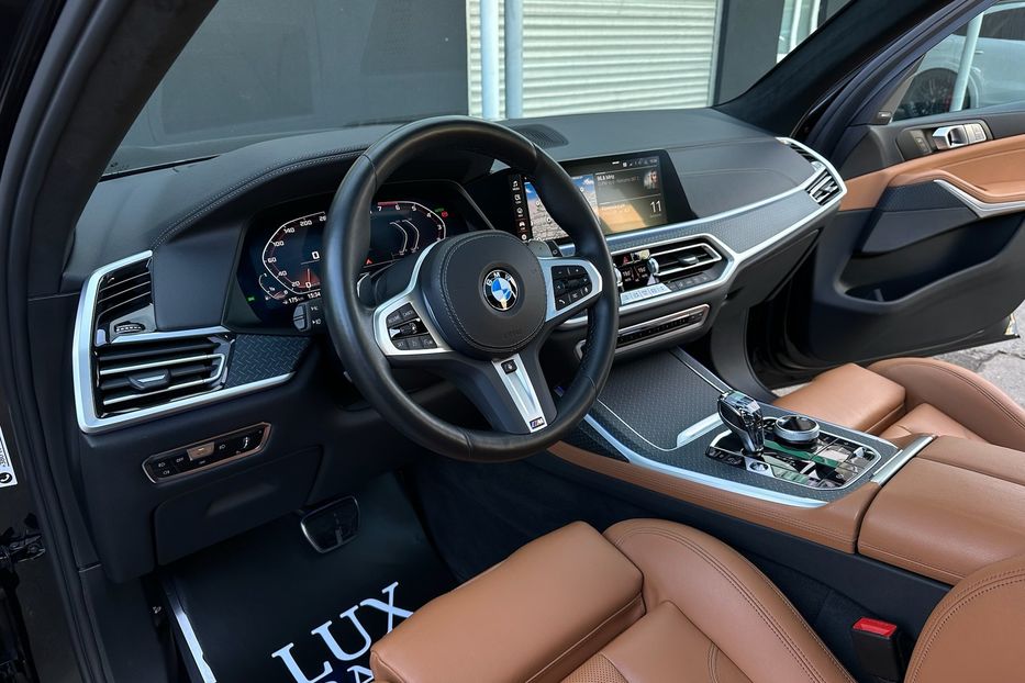Продам BMW X7 M50i  2022 года в Киеве