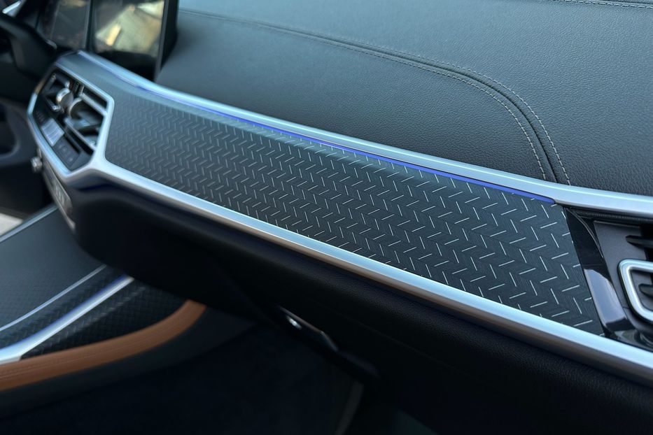 Продам BMW X7 M50i  2022 года в Киеве