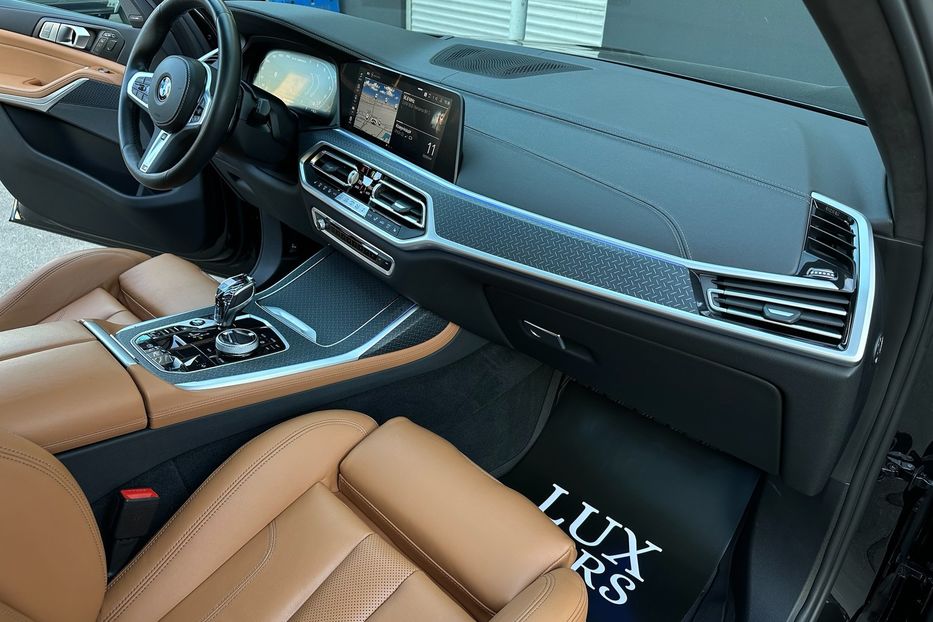 Продам BMW X7 M50i  2022 года в Киеве