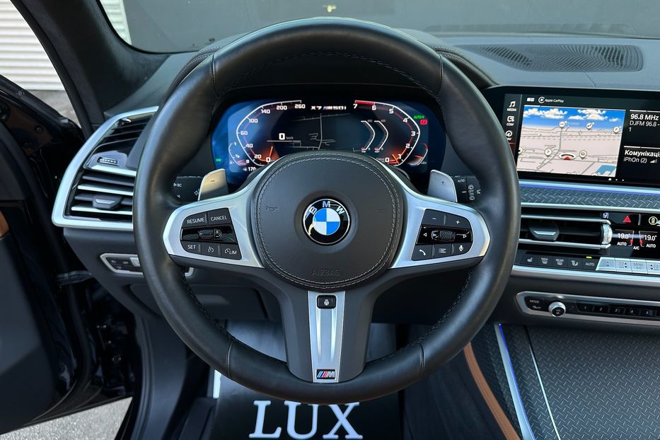 Продам BMW X7 M50i  2022 года в Киеве