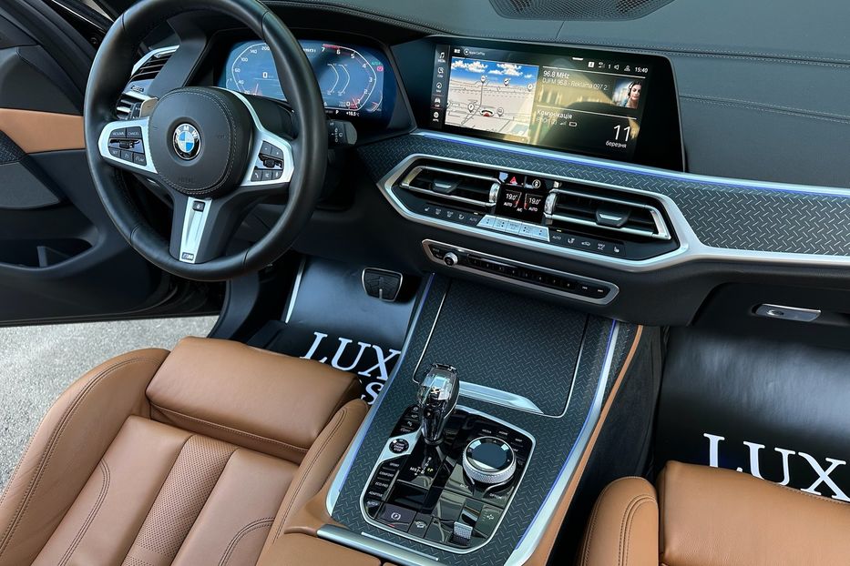 Продам BMW X7 M50i  2022 года в Киеве