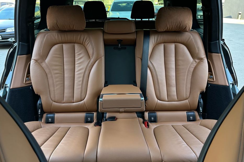 Продам BMW X7 M50i  2022 года в Киеве