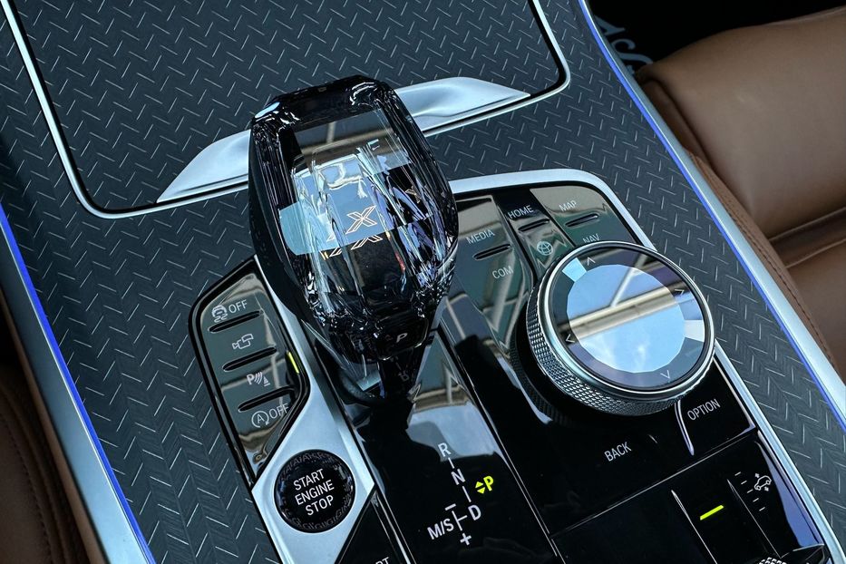 Продам BMW X7 M50i  2022 года в Киеве