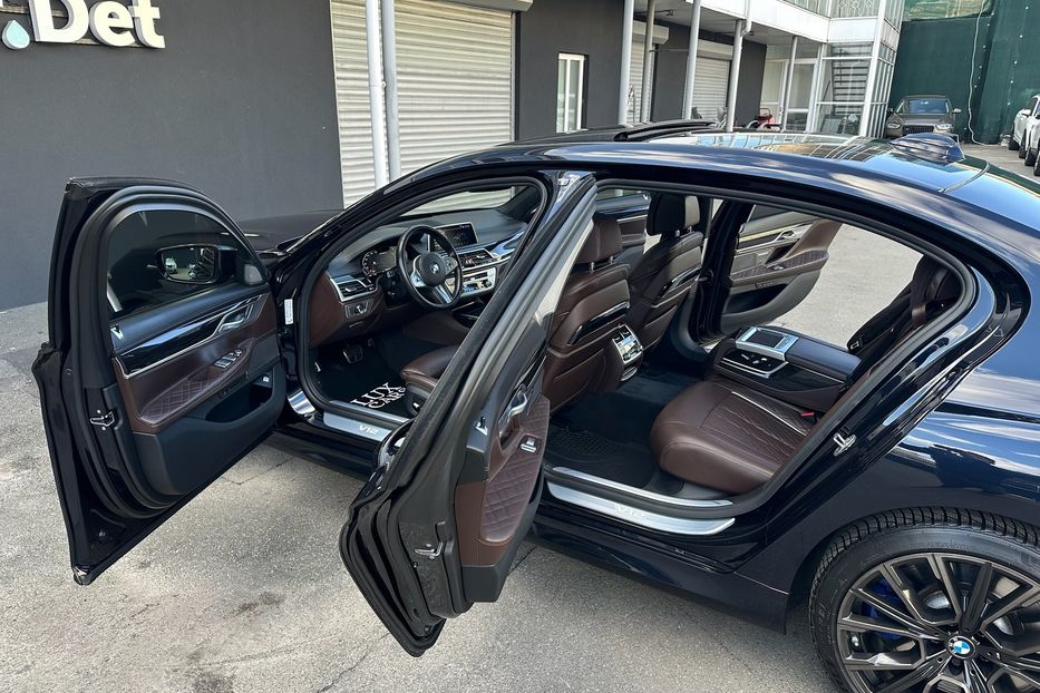 Продам BMW 760 M760Li xDrive  2022 года в Киеве
