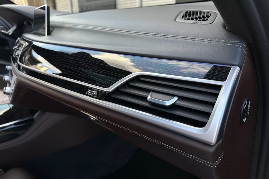 Продам BMW 760 M760Li xDrive  2022 года в Киеве