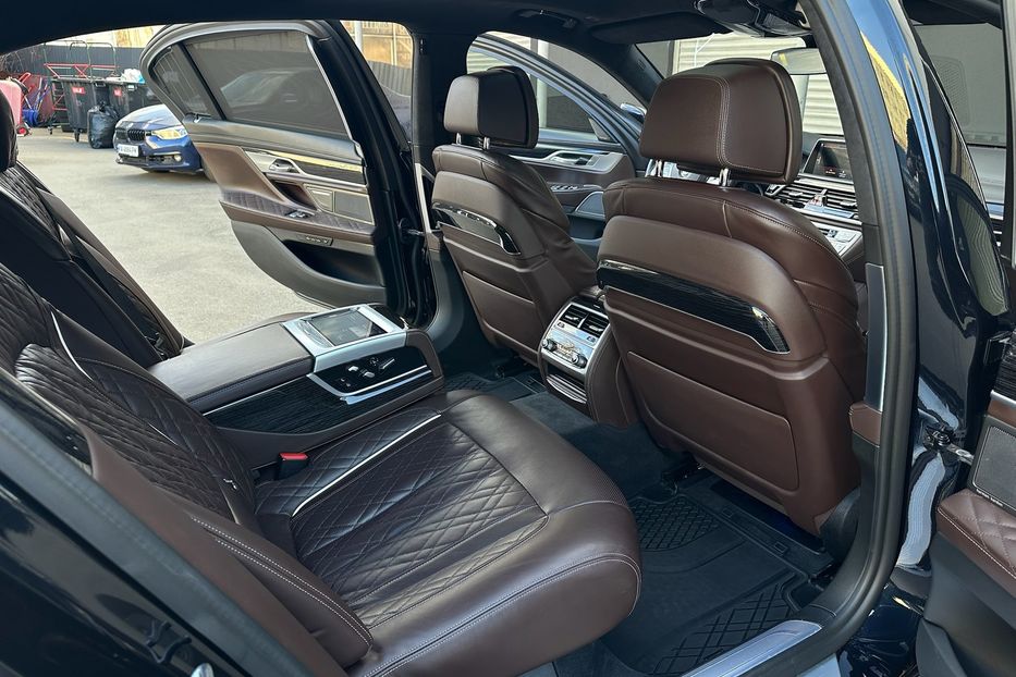 Продам BMW 760 M760Li xDrive  2022 года в Киеве
