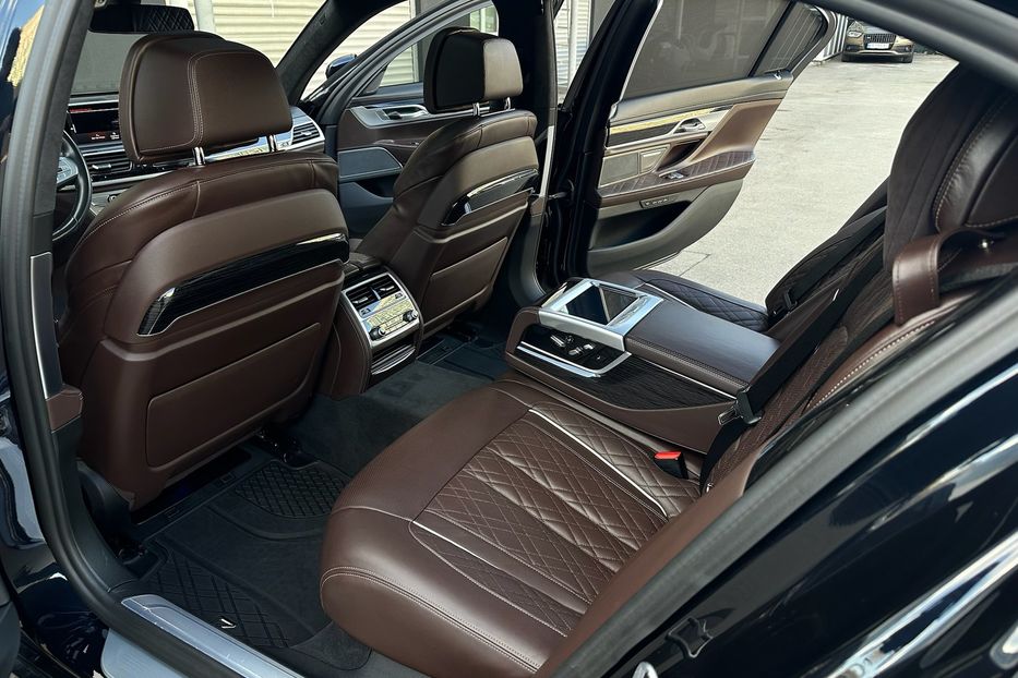 Продам BMW 760 M760Li xDrive  2022 года в Киеве