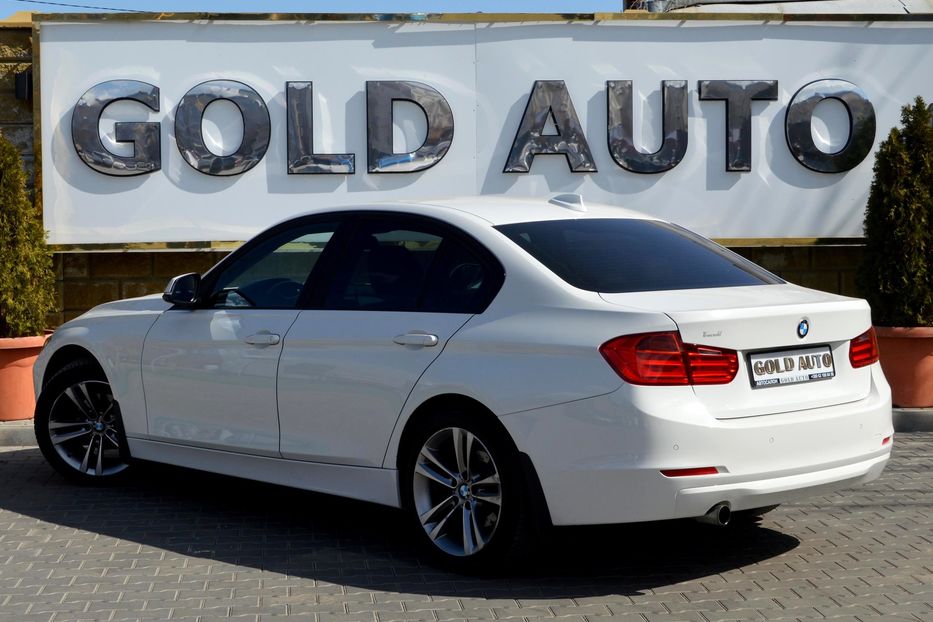 Продам BMW 320 2012 года в Одессе