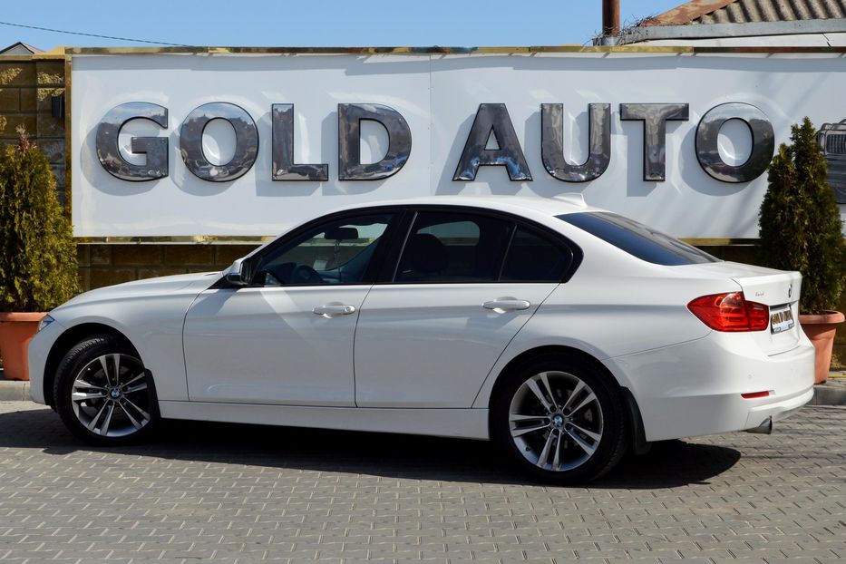 Продам BMW 320 2012 года в Одессе