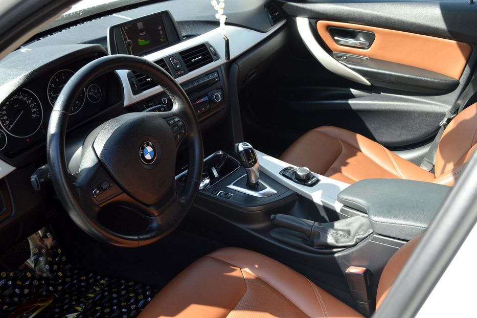Продам BMW 320 2012 года в Одессе