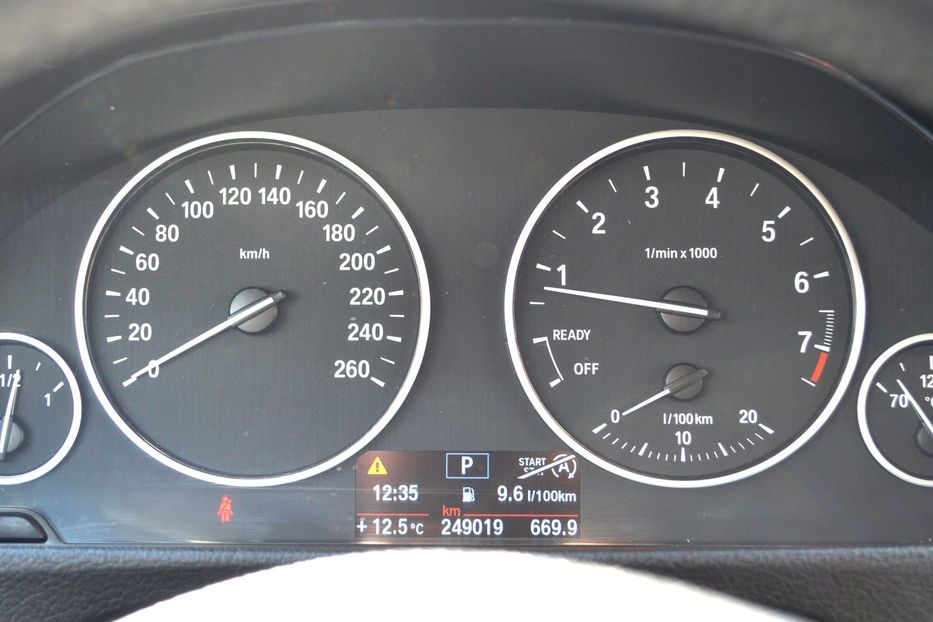 Продам BMW 320 2012 года в Одессе