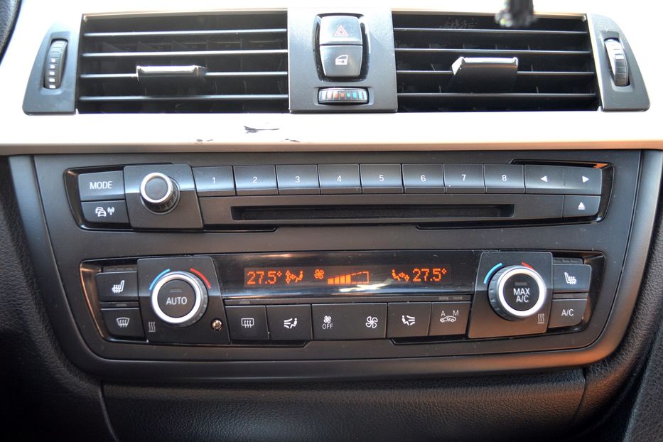 Продам BMW 320 2012 года в Одессе