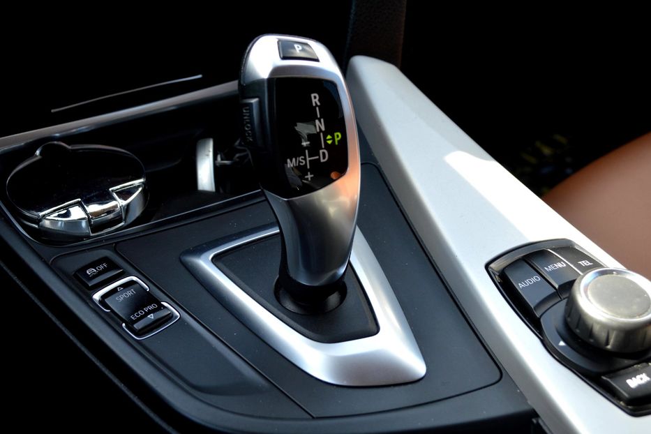 Продам BMW 320 2012 года в Одессе