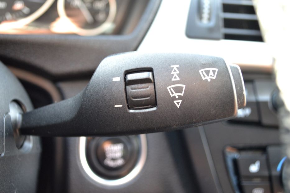 Продам BMW 320 2012 года в Одессе