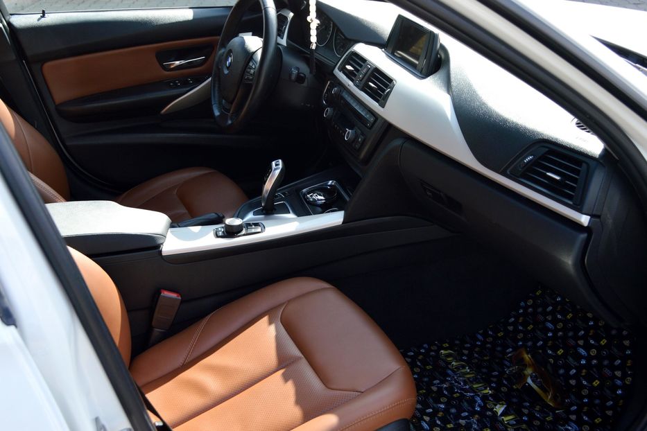 Продам BMW 320 2012 года в Одессе