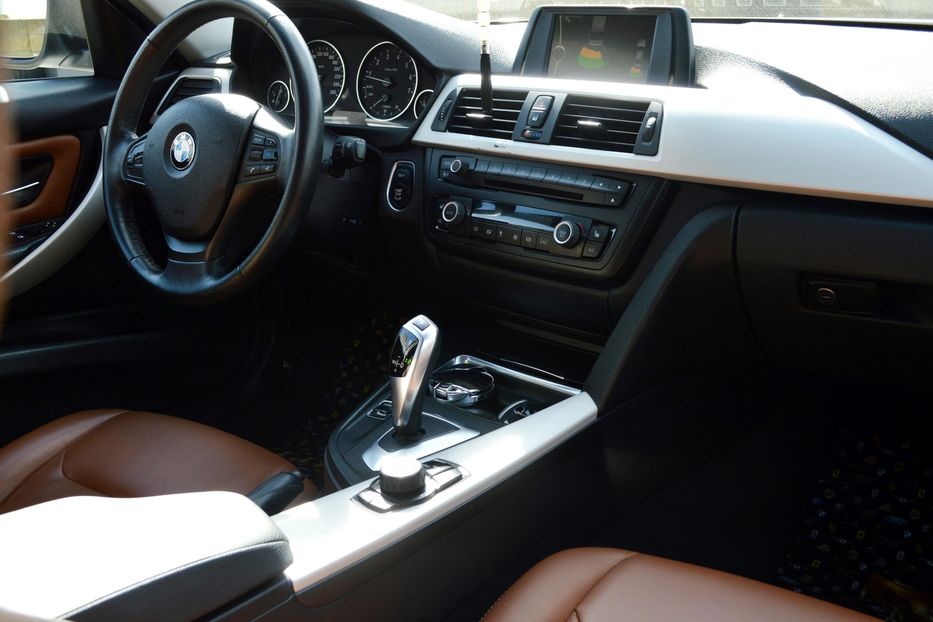 Продам BMW 320 2012 года в Одессе