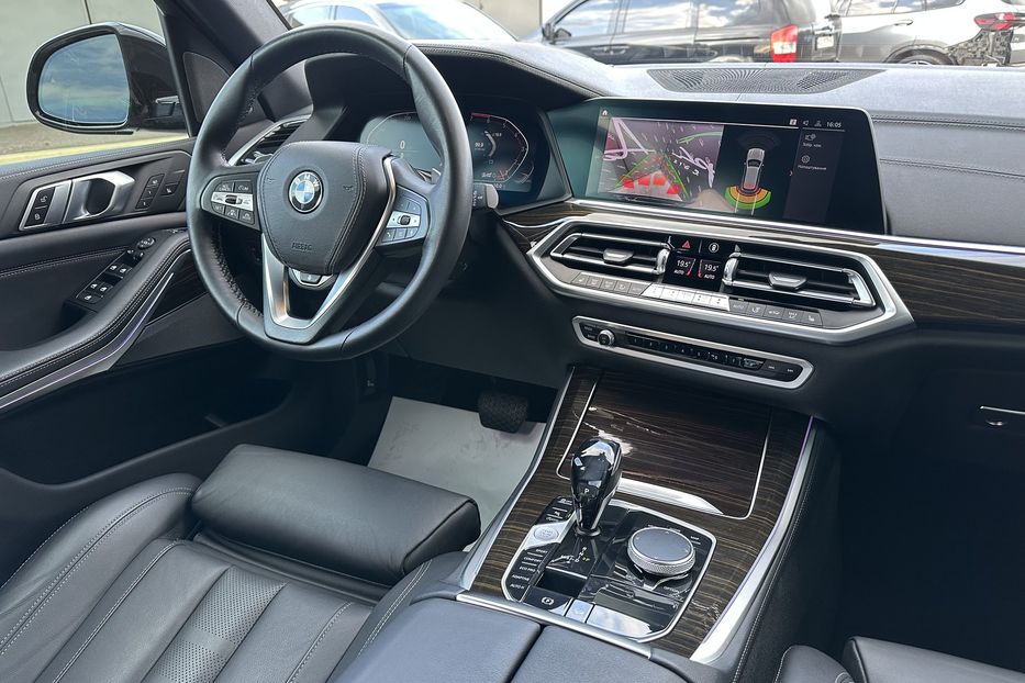 Продам BMW X5 X-Line Xdrive50i 2020 года в Киеве
