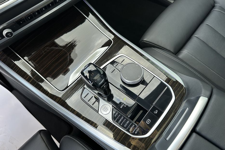 Продам BMW X5 X-Line Xdrive50i 2020 года в Киеве