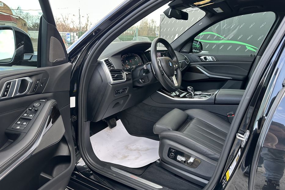 Продам BMW X5 X-Line Xdrive50i 2020 года в Киеве