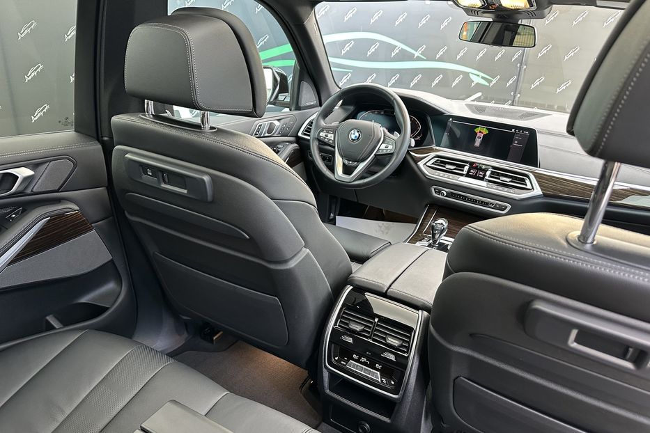 Продам BMW X5 X-Line Xdrive50i 2020 года в Киеве
