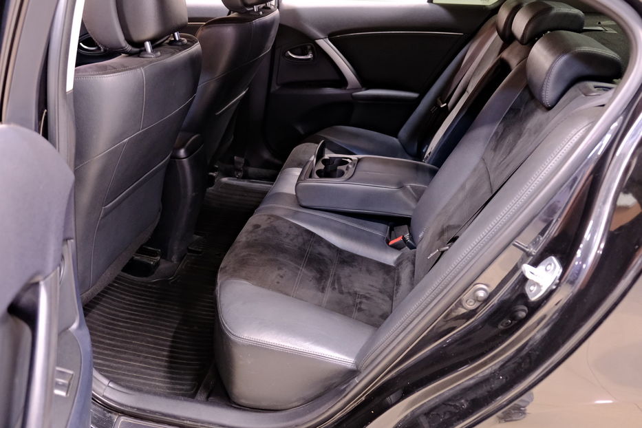 Продам Toyota Avensis 2012 года в Одессе