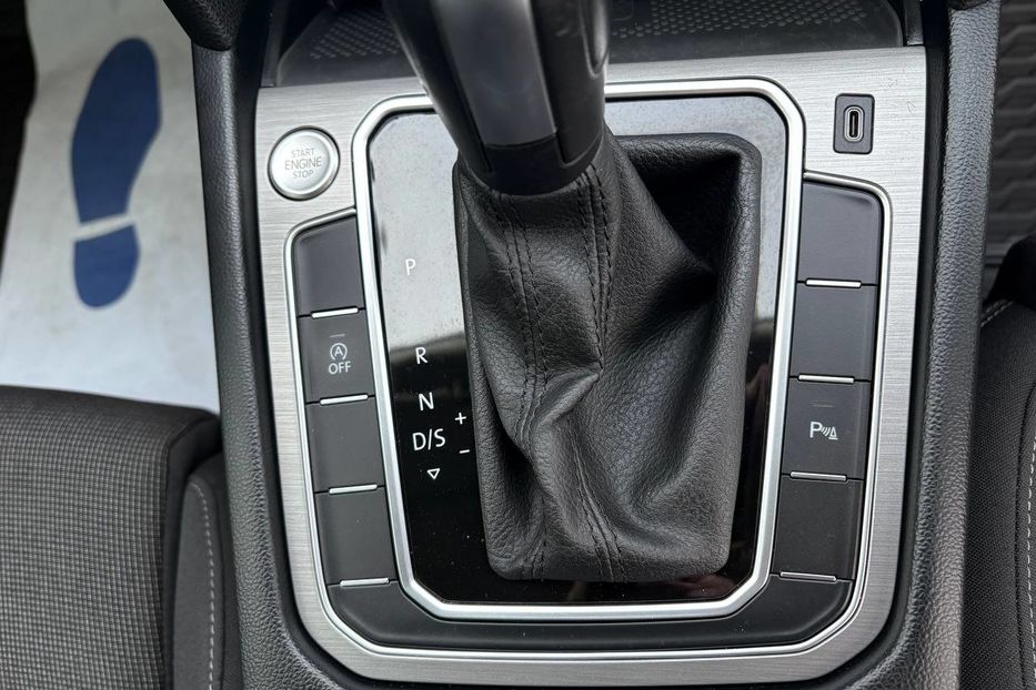 Продам Volkswagen Passat B8 2.0 НЕ МАЛОВАНИЙ ВЕБАСТО 2021 года в Львове