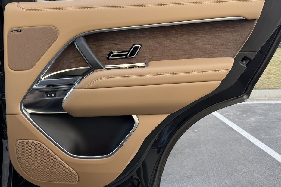 Продам Land Rover Range Rover D300 HSE 2023 года в Киеве