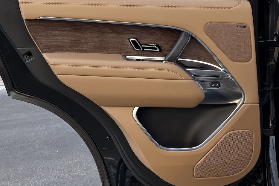 Продам Land Rover Range Rover D300 HSE 2023 года в Киеве