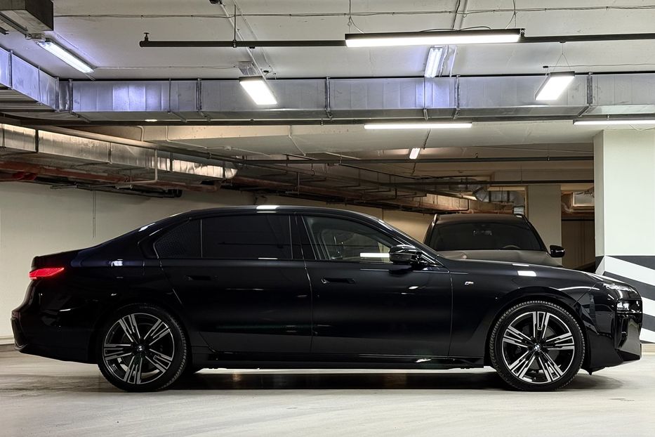 Продам BMW 740 740d Steptronic xDrive 2024 года в Киеве