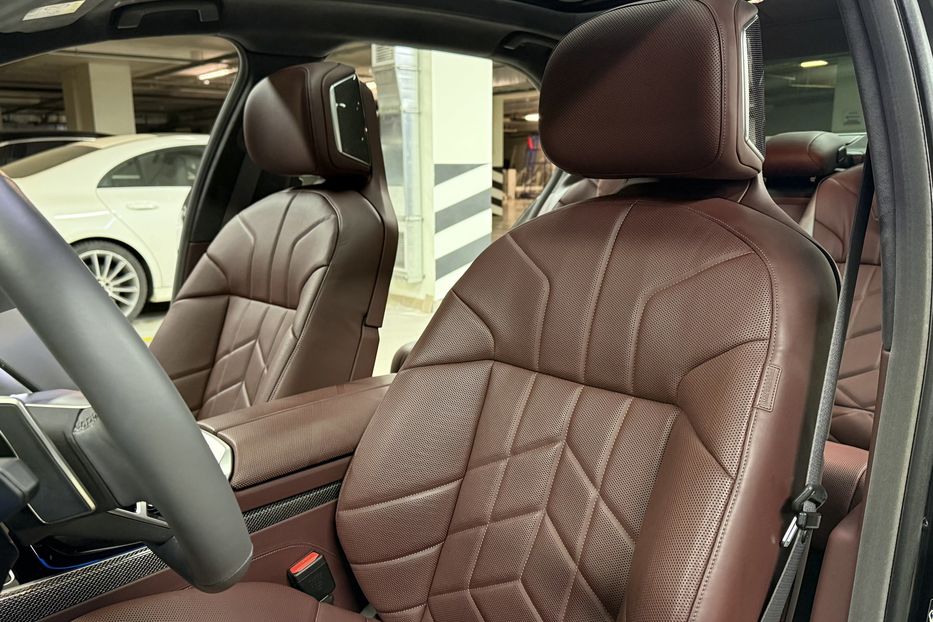 Продам BMW 740 740d Steptronic xDrive 2024 года в Киеве