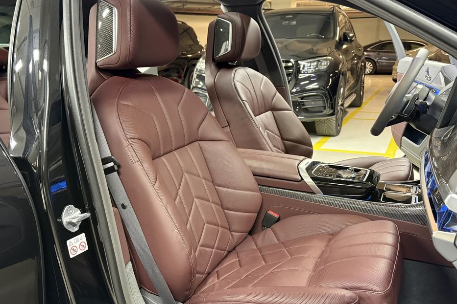 Продам BMW 740 740d Steptronic xDrive 2024 года в Киеве