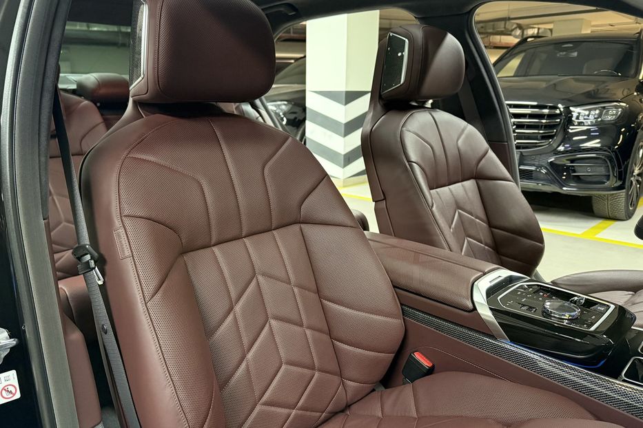 Продам BMW 740 740d Steptronic xDrive 2024 года в Киеве