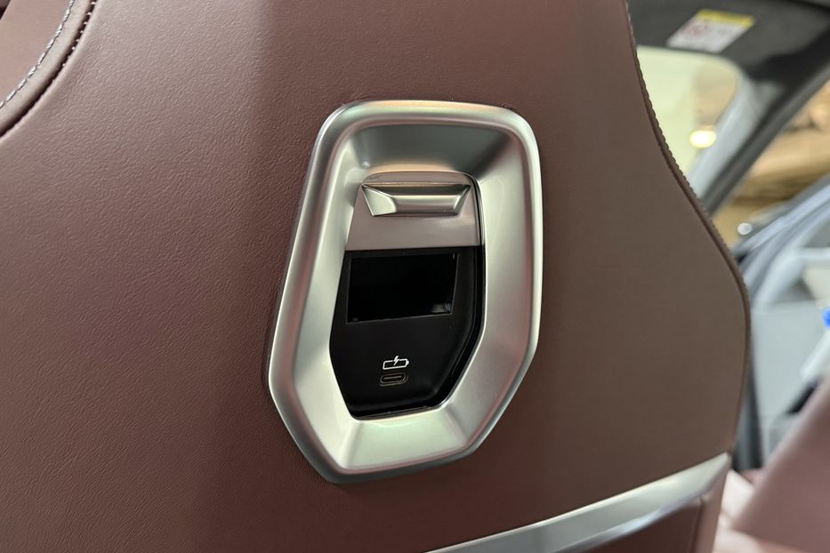 Продам BMW 740 740d Steptronic xDrive 2024 года в Киеве