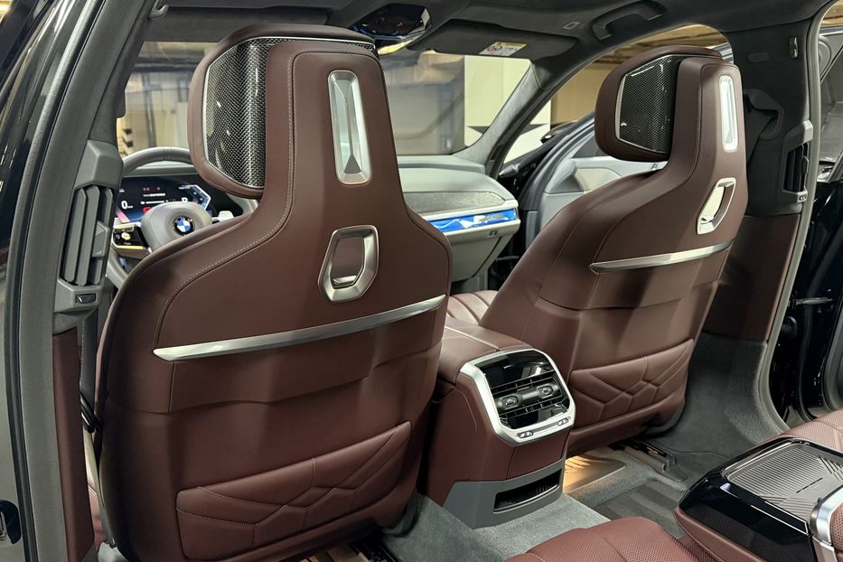 Продам BMW 740 740d Steptronic xDrive 2024 года в Киеве