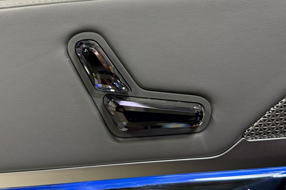 Продам BMW 740 740d Steptronic xDrive 2024 года в Киеве