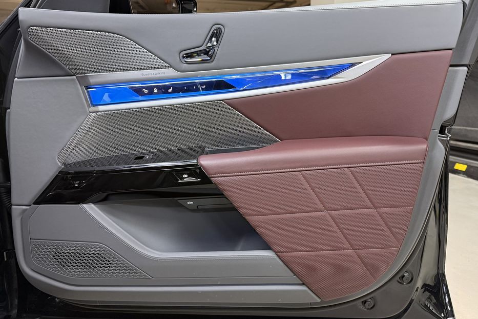 Продам BMW 740 740d Steptronic xDrive 2024 года в Киеве