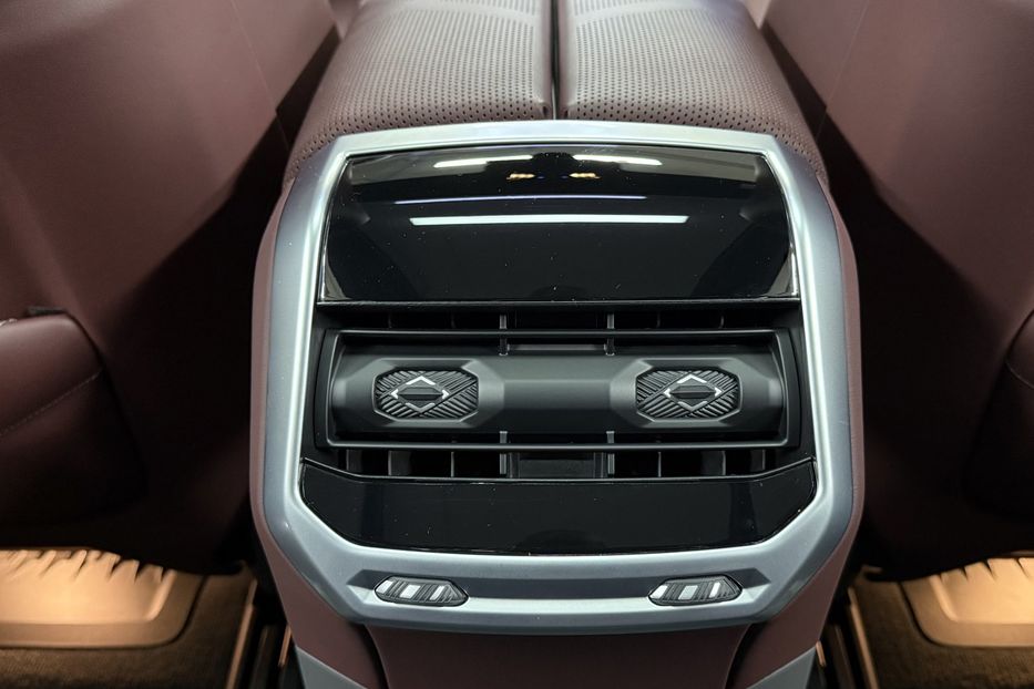 Продам BMW 740 740d Steptronic xDrive 2024 года в Киеве