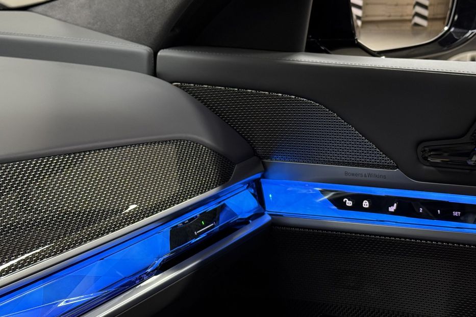 Продам BMW 740 740d Steptronic xDrive 2024 года в Киеве