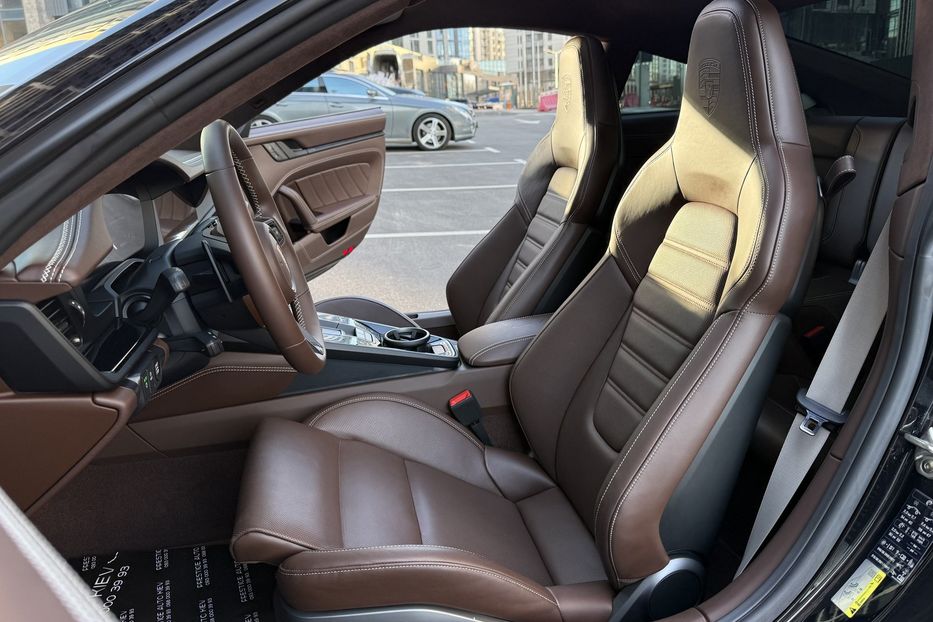 Продам Porsche 911 CARRERA 4 GTS 2025 года в Киеве