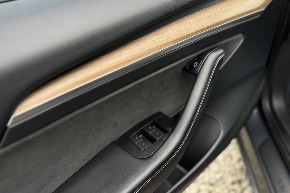 Продам Tesla Model 3 (COMIS) 2023 года в г. Умань, Черкасская область