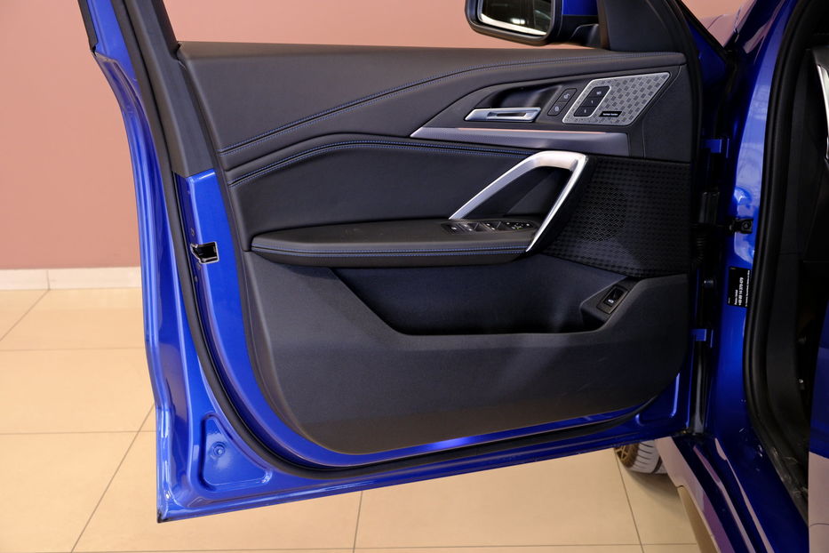 Продам BMW iX1 eDrive20 2024 года в Одессе