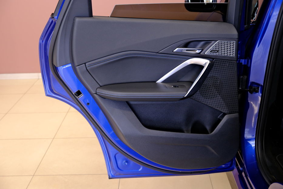 Продам BMW iX1 eDrive20 2024 года в Одессе