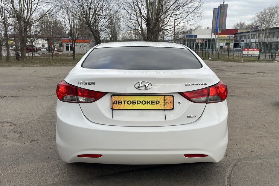 Продам Hyundai Elantra Офіційна 2013 года в Николаеве