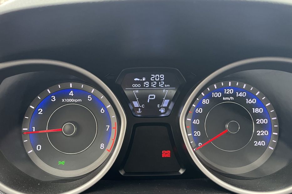 Продам Hyundai Elantra Офіційна 2013 года в Николаеве