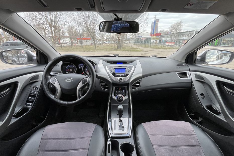 Продам Hyundai Elantra Офіційна 2013 года в Николаеве