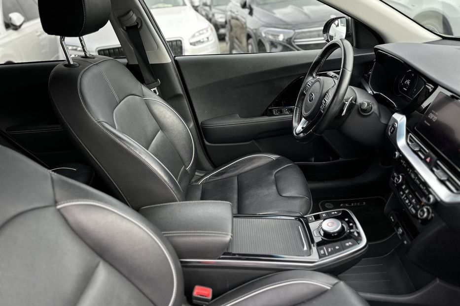 Продам Kia Niro 2020 года в Луцке