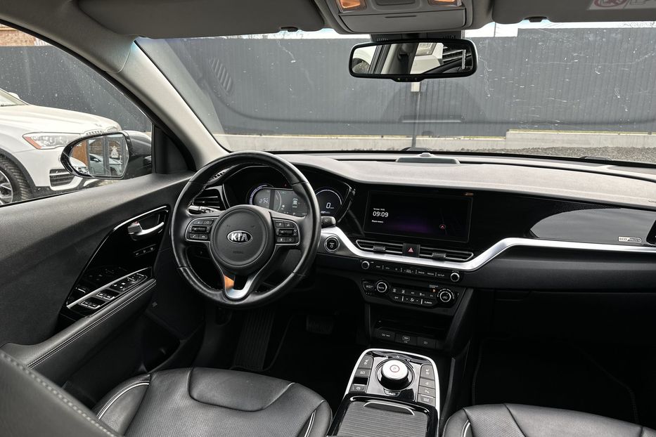 Продам Kia Niro 2020 года в Луцке
