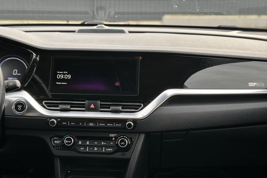 Продам Kia Niro 2020 года в Луцке