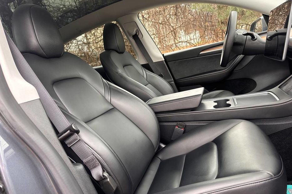 Продам Tesla Model Y 82.5кВт 2023 года в Черновцах