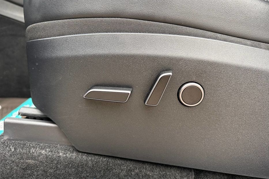 Продам Tesla Model Y 82.5кВт 2023 года в Черновцах